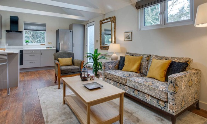 Piltdown Ski Chalet | The Garden Cottage in the beautiful Uckfield