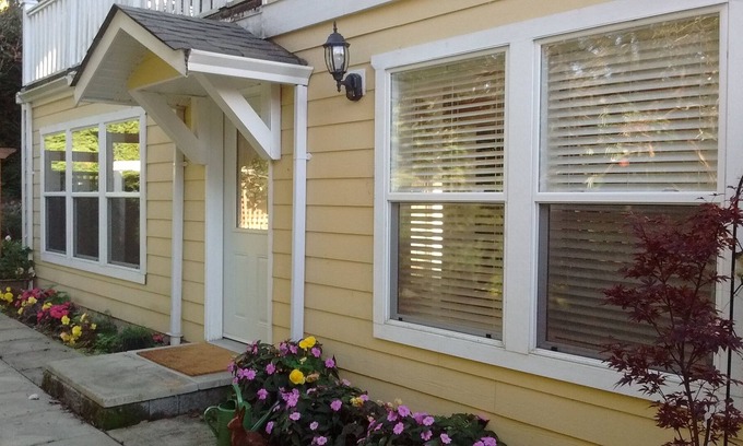 Maple Bay Apartment | The Garden Suite in Maple Bay, a private, quiet, spacious retreat