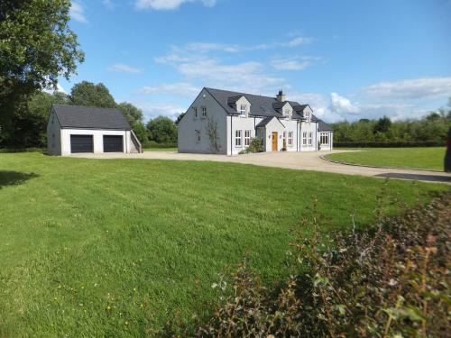 Enniskillen Villa | The Gatehouse at Mullans Bay