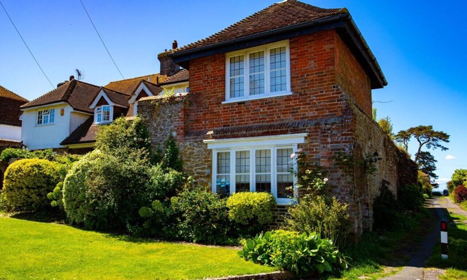 Icklesham Cottage | The Gazebo in Winchelsea