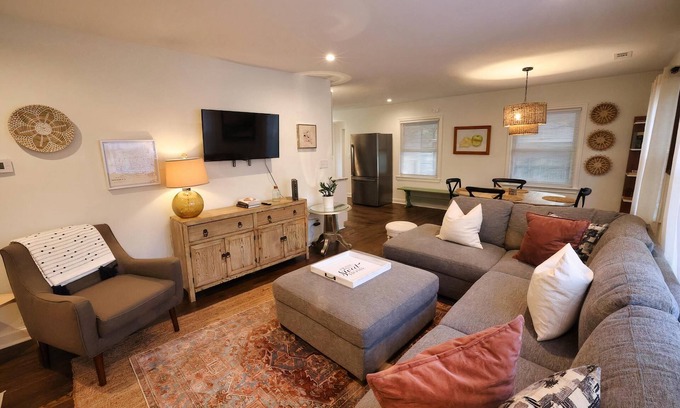 Charleston House | The Gilbert - Beautiful Home & Perfect Location