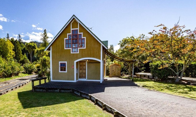 Ohakune House | The Gingerbread House - Ohakune
