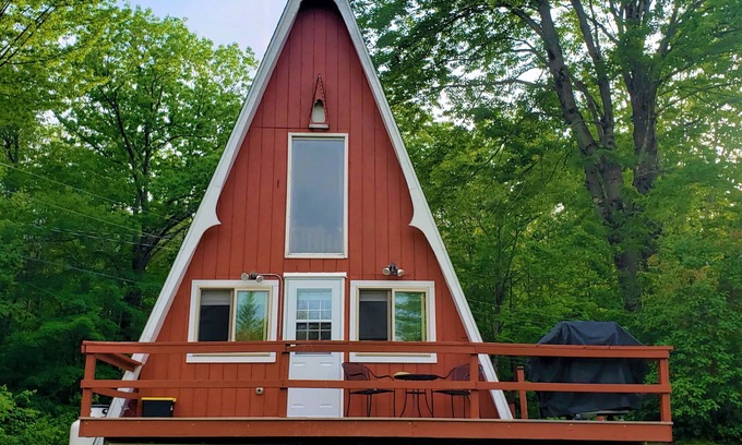 Campton Cottage | The Gnome Home Cottage located near white mountain NH