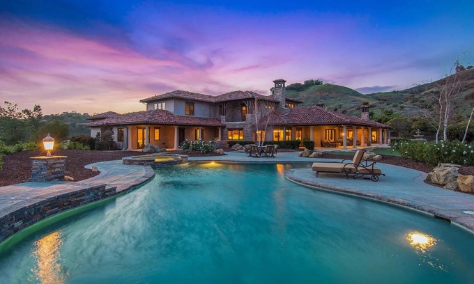 Thousand Oaks House | The Golden Dream Ranch Estate