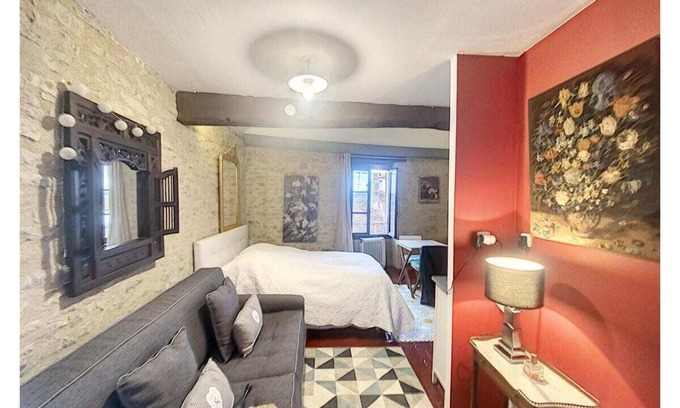 Vezelay Apartment | The Good Studio - Charming apartment 200 m from Vezelay basilica