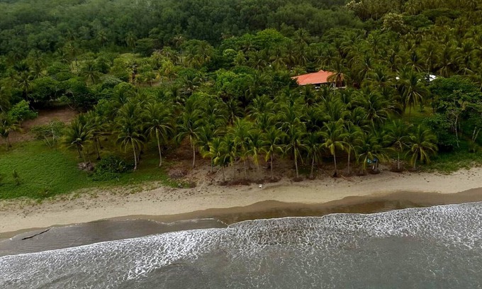 Playa Coyote Apartment | The gorgeous little oceanfront Apartment for 3 people on Playa Coyote!