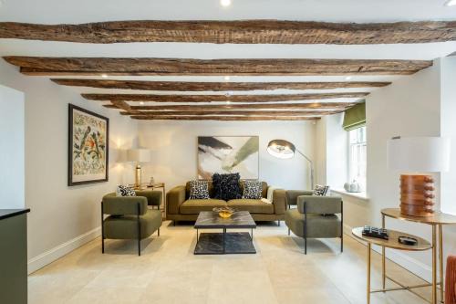 Kelmarsh House | The Granary - Elegant Countryside Retreat