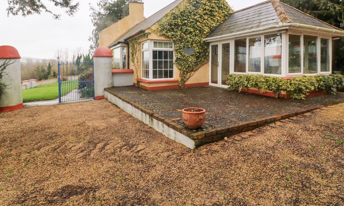 Lismore Cottage | THE GRANARY, pet friendly in Lismore, County Waterford