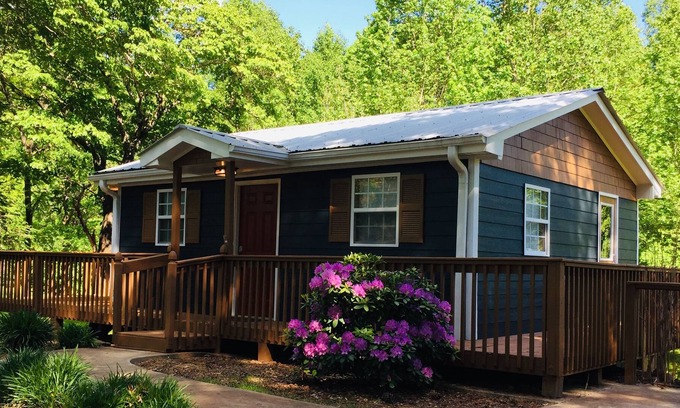 Dahlonega Cottage | The Grape Escape Hut
