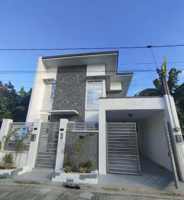 Calumpit House | The GrayHouse Inn-Balcony,FullAc,open-space