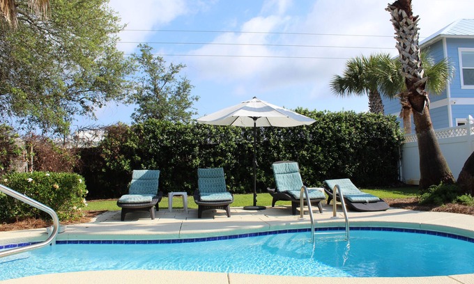 Crystal Beach House | 'The Great Escape'.Private Pool.Beach cottage.Steps to Beach!