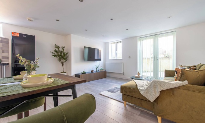 Little Holland Apartment | The Green Haven-Cozy luxury flat in Crayford