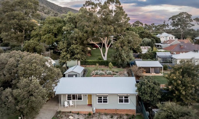 East Tamworth House | The Green Note Getaway