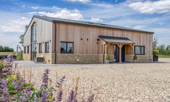 Malmesbury House | The Grove - Converted Cattle Barn