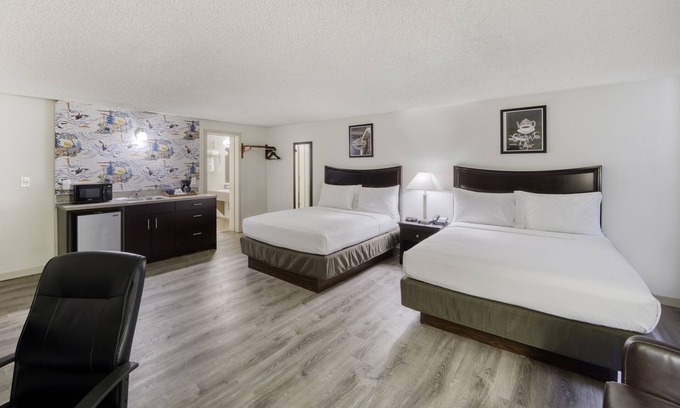 Fairmount Park Hotel | The Grove West Seattle Inn