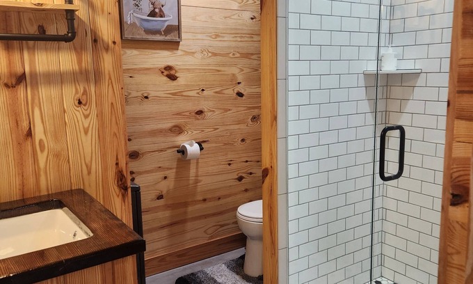 Old Fort Cabin | The Harmony Cabin A cozy one bedroom cabin!