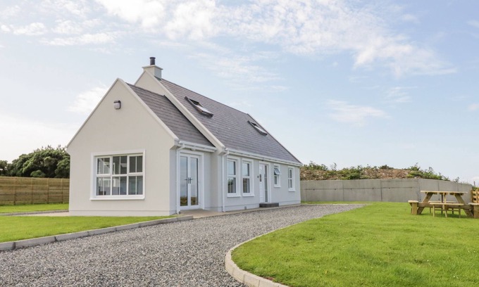 Falcarragh House | THE HAVEN, pet friendly, with a garden in Falcarragh, County Donegal