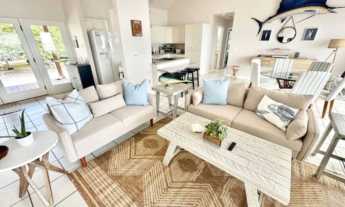 Sugarloaf Key House | The Hemingway - Beach Houses Key West