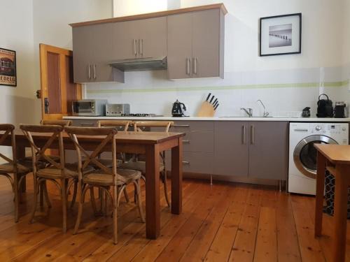 Glenelg House | The Heritage - located in in the center of Glenelg