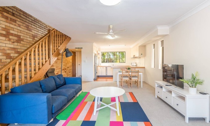 Auchenflower Apartment | The Hidden Flower A Spacious Poolside Abode