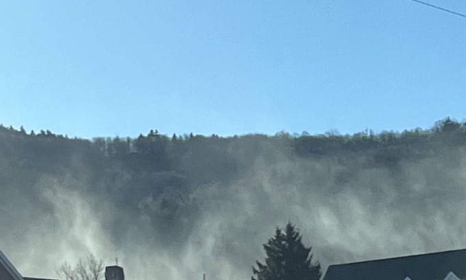 Danbury Ski Chalet | The hidden gem of Northern New Hampshire! Walk to Ragged Mountain!