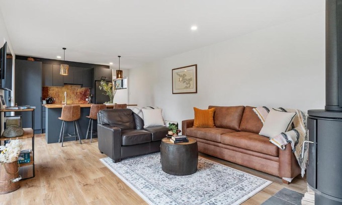 Lunawanna House | The Hide On Cloudy