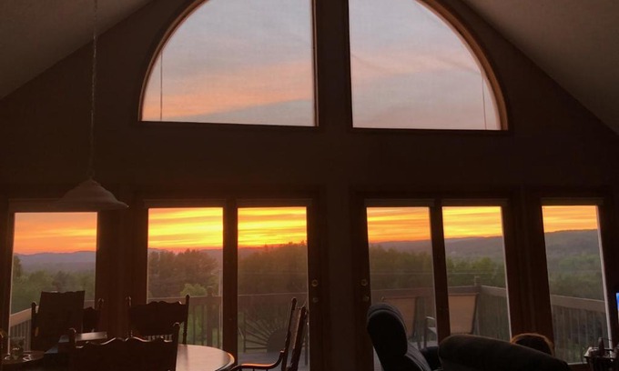 Frankfort House | The Hilltop Retreat - Peaceful With Great Views!