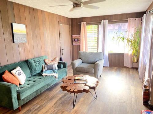 Hilo House | THE HILO HOMEBASE - Charming 3 Bedroom Hilo Home, with AC!