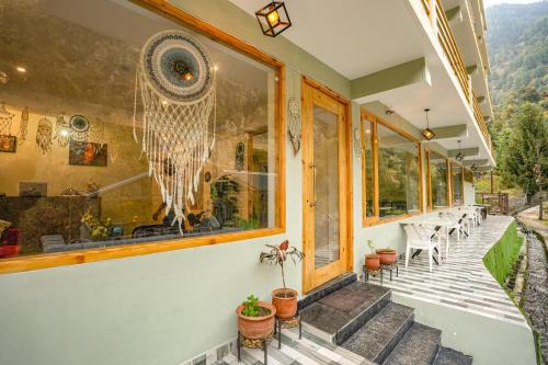 Old Manali Hotel | The Himalayan Stories - A Riverside Heaven Resort