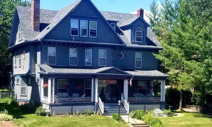 Endion House | The Historic A. Charles Weiss Home.only 3 blocks away from Lakewalk!