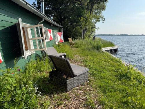 Baambrugse Zuwe Other | The Historical Trick Hut in the middle of the Lake