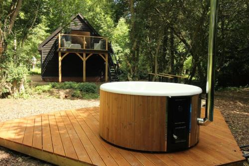 Cratfield Apartment | The Hive - beautiful studio with amazing hot tub