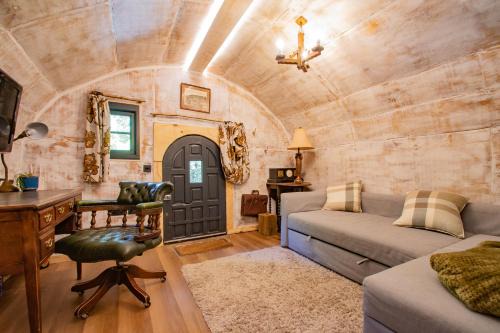 Edenfield Cabin | The Hobbit House