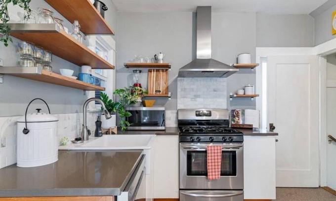 Hollywood District House | The Hollywood House