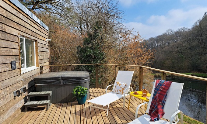 Christchurch Cabin | The Hoot - a gorgeous & secluded cabin on private wildlife reserve
