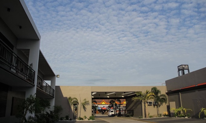 General Santos Hotel | The horizon suites and arcade