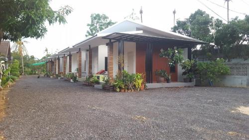 Pak Nam Pran House | The House at Pranburi