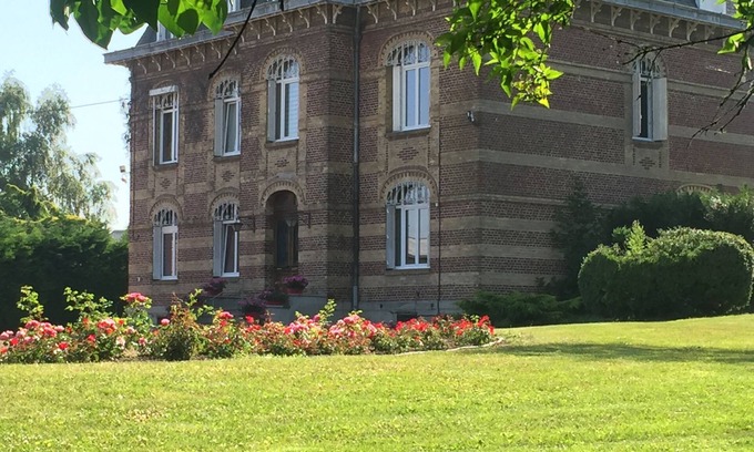 Croix-Moligneaux House | The House, Domaine Les Racines