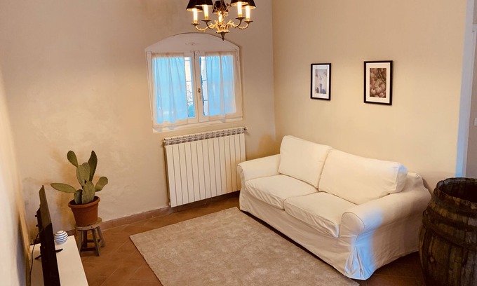 Monticelli Pavese Apartment | The House in the Fields Country House
