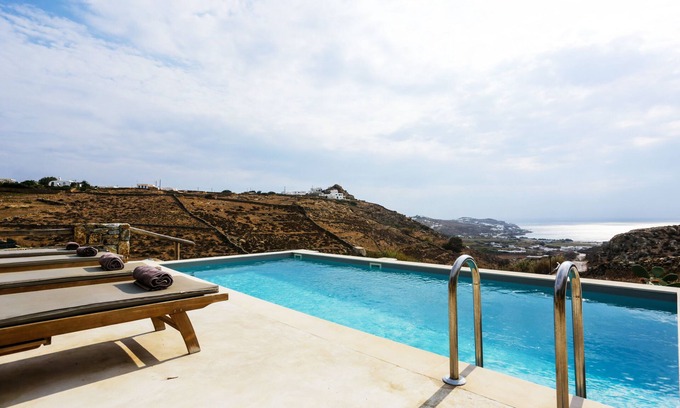 Xilokeratidi Villa | THE HOUSE IN THE FIELD WITH THE AMAZING SEA VIEW