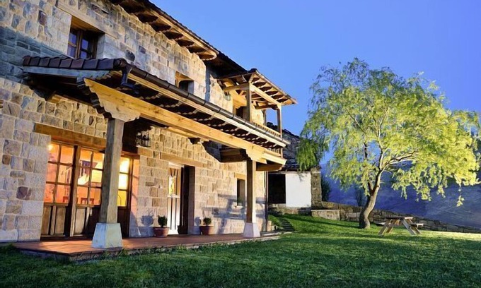 Selaya Cottage | The House of Bustantegua for 8 people