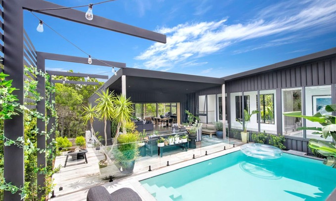 Peregian Beach House | The Hub House - New modern house close to beach & shops