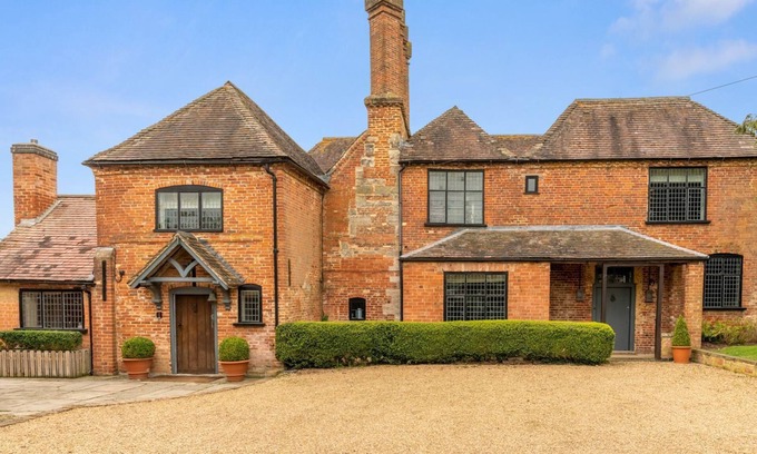 Alcester Other | The Hunting Lodge at Ragley Estate - sleeps 16 guests in 7 bedrooms