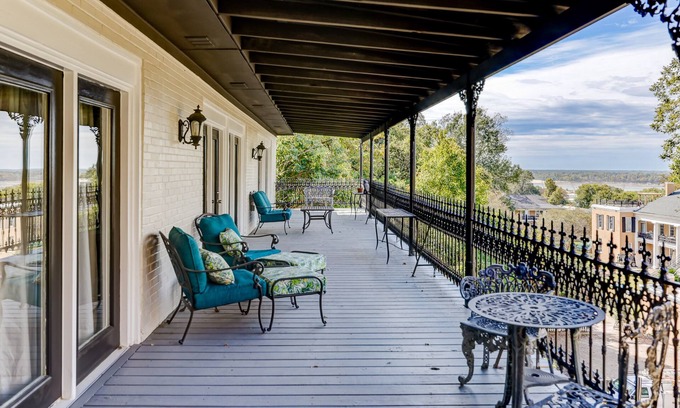 Vicksburg Hotel | The Inn at Cedar Grove