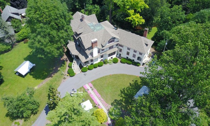 Chambersburg Bed & Breakfast | The Inn at Ragged Edge