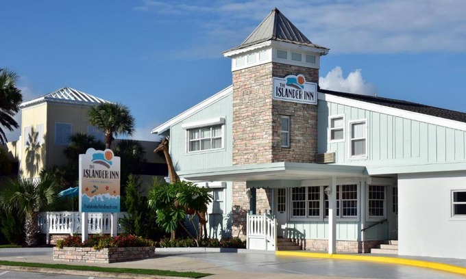 Central Beach Hotel | The Islander Inn