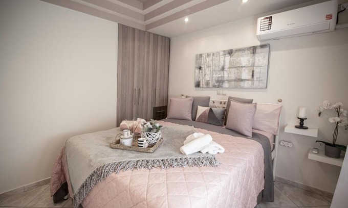 Aigaleo Apartment | 'The Ivory' House Project In Athens