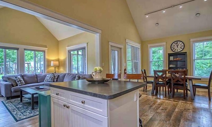 Cherry Valley House | The Jackrabbit - 3 Summer Village