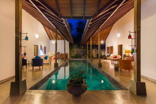 Katugastota House | The Kandyan Manor by Bhathiya & Suzy