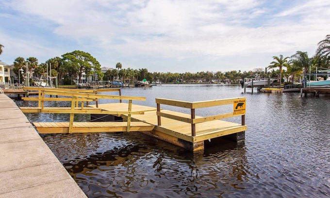New Port Richey Estates House | The Keys Bungalow On The Cotee River